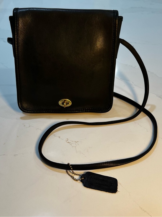 Coach Handbags - Coach Vintage 9060 from the 90s